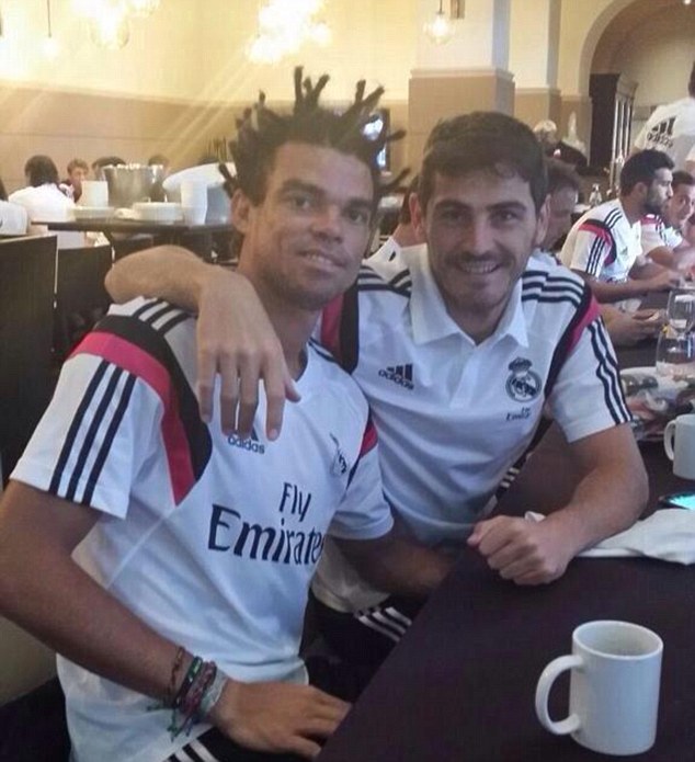 Пепе показа новата си прическа