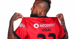  Видал  се присъедини към Атлетико Паранаензе