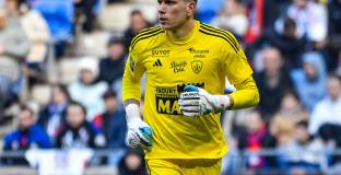 Вратар на Брест е близо до трансфер в Астън Вила