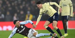 Вила пропусна да се доближи до Арсенал след загуба от Евертън