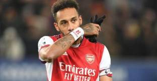 Арсенал очаква оферти за Обамеянг 