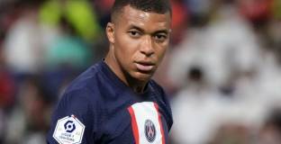 Автобусът на ПСЖ напусна стадиона без Мбапе