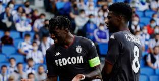   Ман Юнайтед се насочи към халф