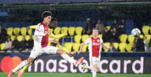 Аякс измъкна победата срещу Виляреал 