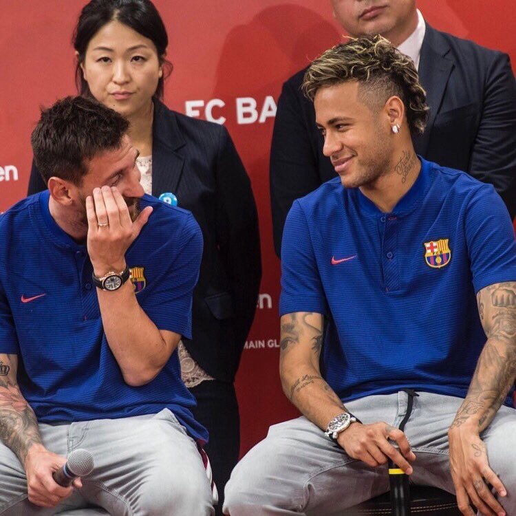 Когато видиш празния списък с новите попълнения на Барса:)))