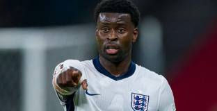 Нюкасъл започна преговори с Кристъл Палас за Марк Гехи