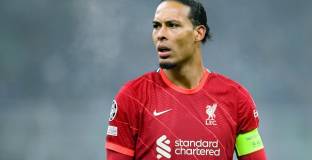   Тери: Ван Дайк не е изключителен защитник