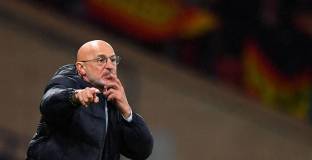  Де ла Фуенте: Свалям шапка на играчите