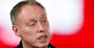 Брайтън води в надпреварата за Купър 