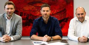 Байер Леверкузен удължи с Шаби Алонсо