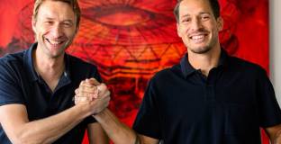 Байер привлече вратар