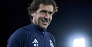 Байер разглежда Раул като заместник на Алонсо 