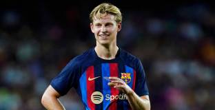 Де Йонг няма да премине в Ман Юнайтед през януари 