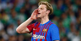   Барса ще е доволна, ако продаде Де Йонг на 