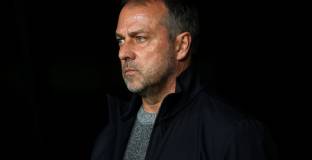 Барса ще продължи с Флик