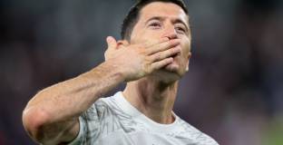 Барса търси нападател, който да замени Левандовски 