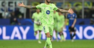 Барса иска да удължи със защитник