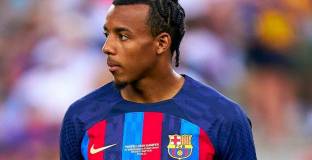 Барса иска да удължи с Кунде