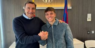 Барса продължи с възпитаник 