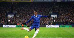 Байерн насочва поглед към защитник на Челси