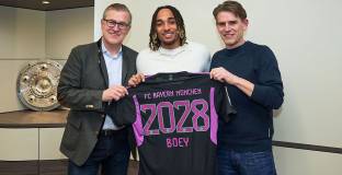 Байерн привлече десен защитник