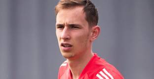 Байерн даде Звонарек под наем на Грасхопърс