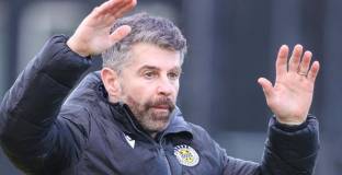 Нов треньор в Абърдийн: Стивън Робинсън поема отбора на Димитър Митов