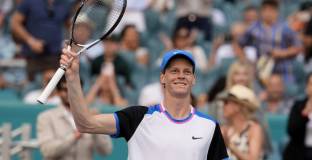 Синер се справи с Медведев и е на ½- финал в Шанхай 