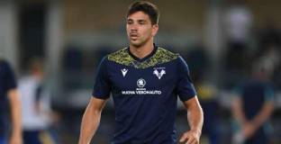 Нюкасъл се насочи към двамата от Верона