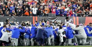 Играч по американски футбол е в критично състояние 