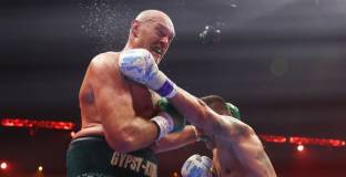 Хей: Битката между Фюри и Усик трябваше да бъде спряна в 9-я рунд