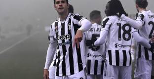 Юве победи въпреки мъглата (видео)