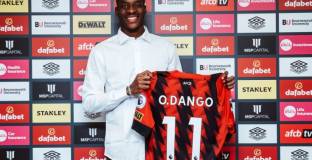    Борнемут привлече халф на Лориен 