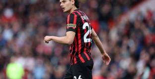 Борнемут подписа с турски национал 