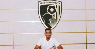 Борнемут се подсили с нападател