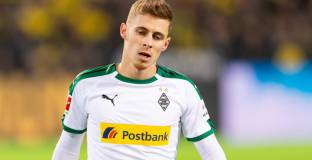 Свързват Торган Азар с Ливърпул