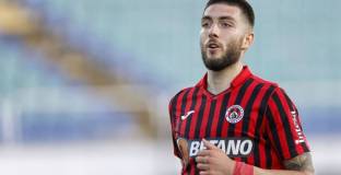 Ботев шокира Берое с обрат и първи успех