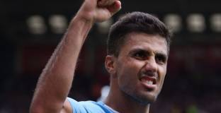 Фернандиньо поздрави Родри