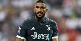 Ювентус продължи с Бремер