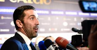 Предложенията към Буфон от Острова са били от Юнайтед и Сити