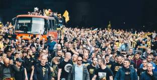 Фенове на Ботев Пловдив с призив за протеста: Доведете бащите и дядовците си!