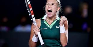 Контавейт обяви бременността си 