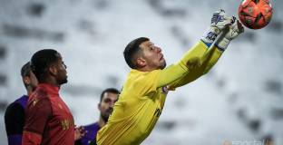 Ботев Пловдив хвърли око на вратар от Първа лига