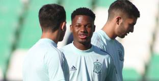 Енрике: Няма да рискуваме с Фати 