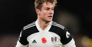 Три гранда се интересуват от защитник на Фулъм