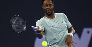 Монфис отстрани Фриц, Хачанов отстъпи на Микелсен