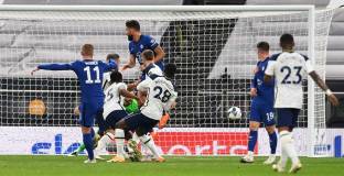 Тотнъм отстрани Челси от Купата след дузпи (видео)