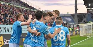 Наполи взе минимална победа над Каляри и се изкачи на второ място (видео)