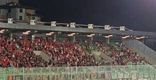 Феновете на ЦСКА - София освиркаха любимците си