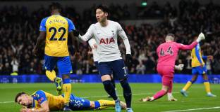 Тотнъм отстъпи на Саутхемптън у дома